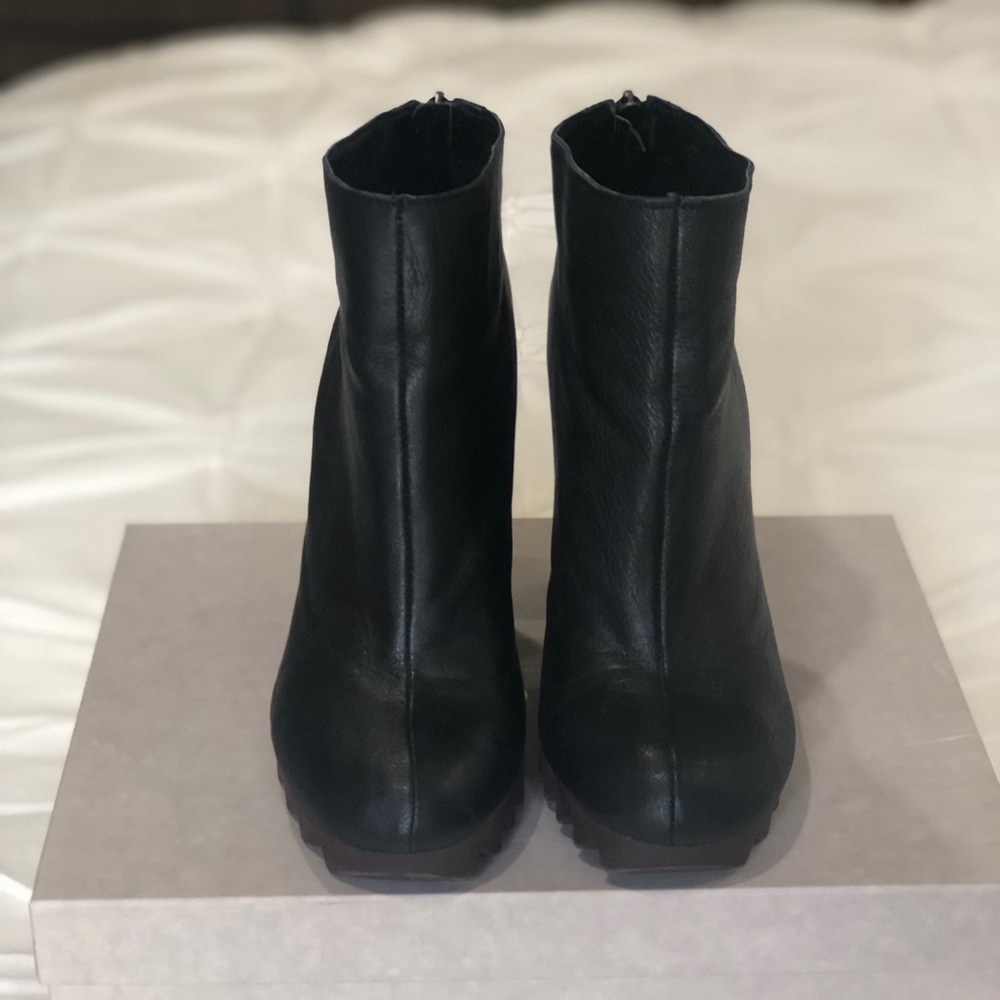 Sam Edelman Booties - Picture 2 of 3